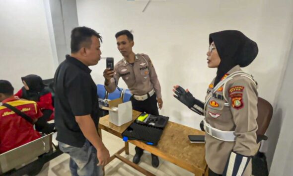 Polres Metro Depok Gelar Pemeriksaan Kesehatan dan Kendaraan Bus untuk Pastikan Mudik Lebaran 2025 Aman