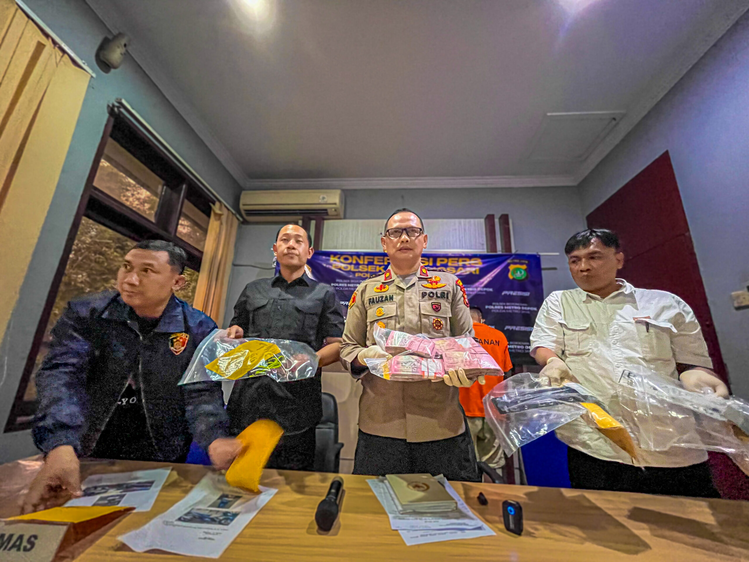 Komplotan Kempes Ban Gasak Rp300 Juta, Dua Pelaku Diamankan Warga dan Petugas