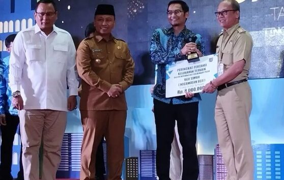 Beji Timur Raih Kelurahan Terbaik dalam Pajak Daerah