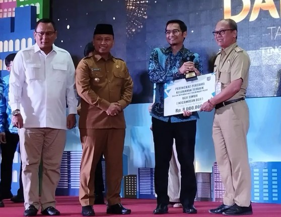 Beji Timur Raih Kelurahan Terbaik dalam Pajak Daerah
